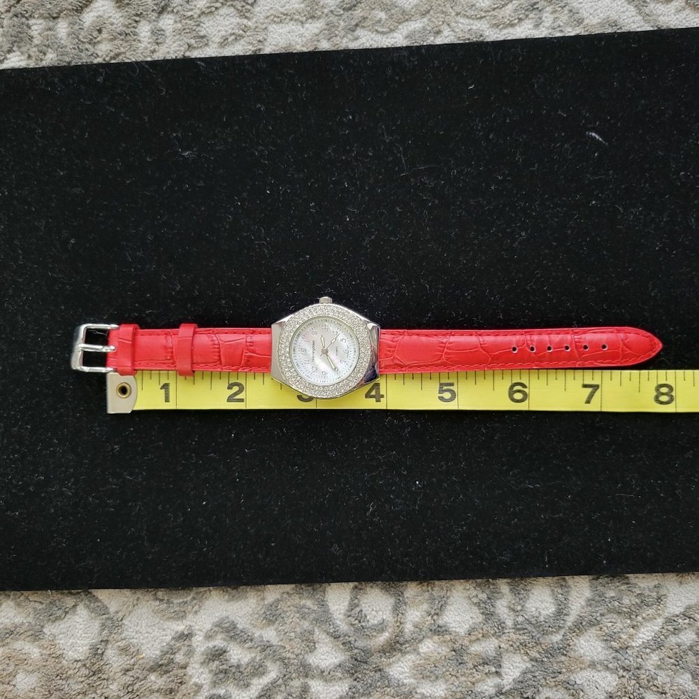 Bloomingdales Watch W Red Leather Band - Picture 8 of 8